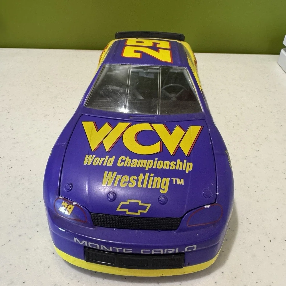 Racing Champions #29 Steve Grissom WCW World Champion Wrestling Diecast 1/18 Car